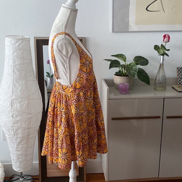 Urban outfitters Gorgeous mini dress like new M - Picture 4 of 11